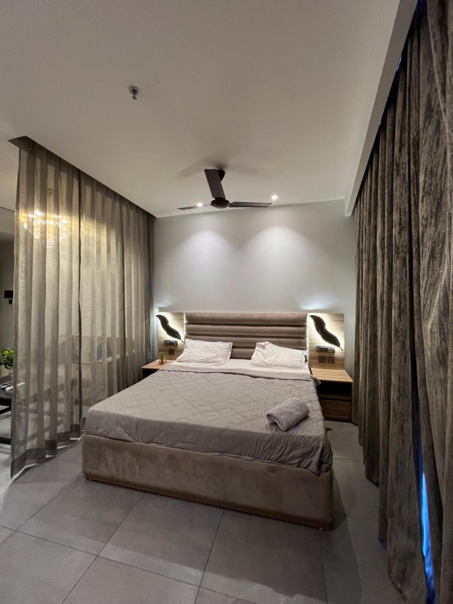 Supertech Supernova Noida Apartment