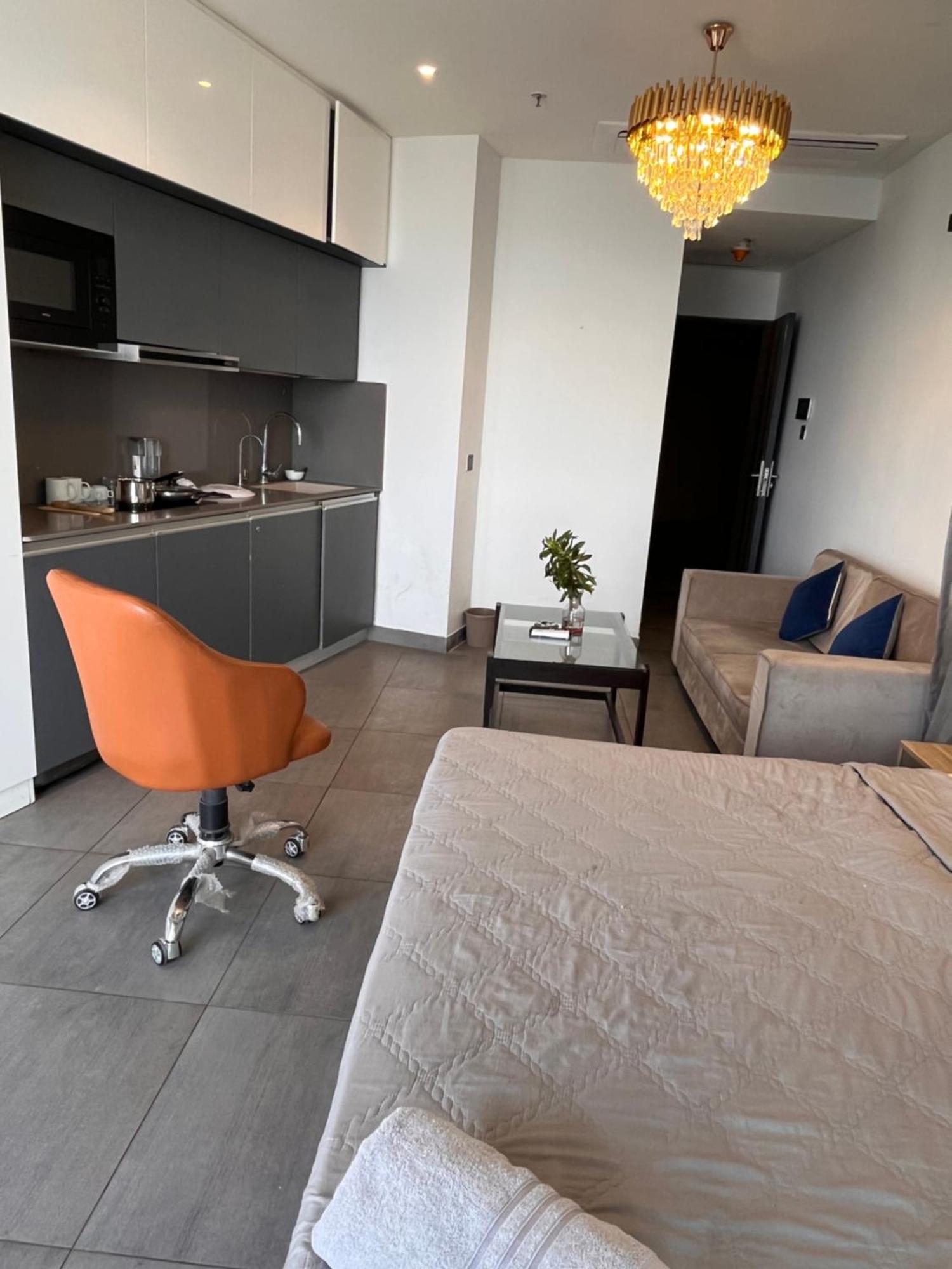Supertech Supernova Noida Apartment